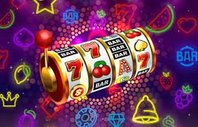 Filipino player browsing 888 apk slots on a smartphone